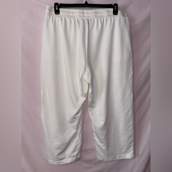 Star Style Knit Capris - Picture 6 of 9